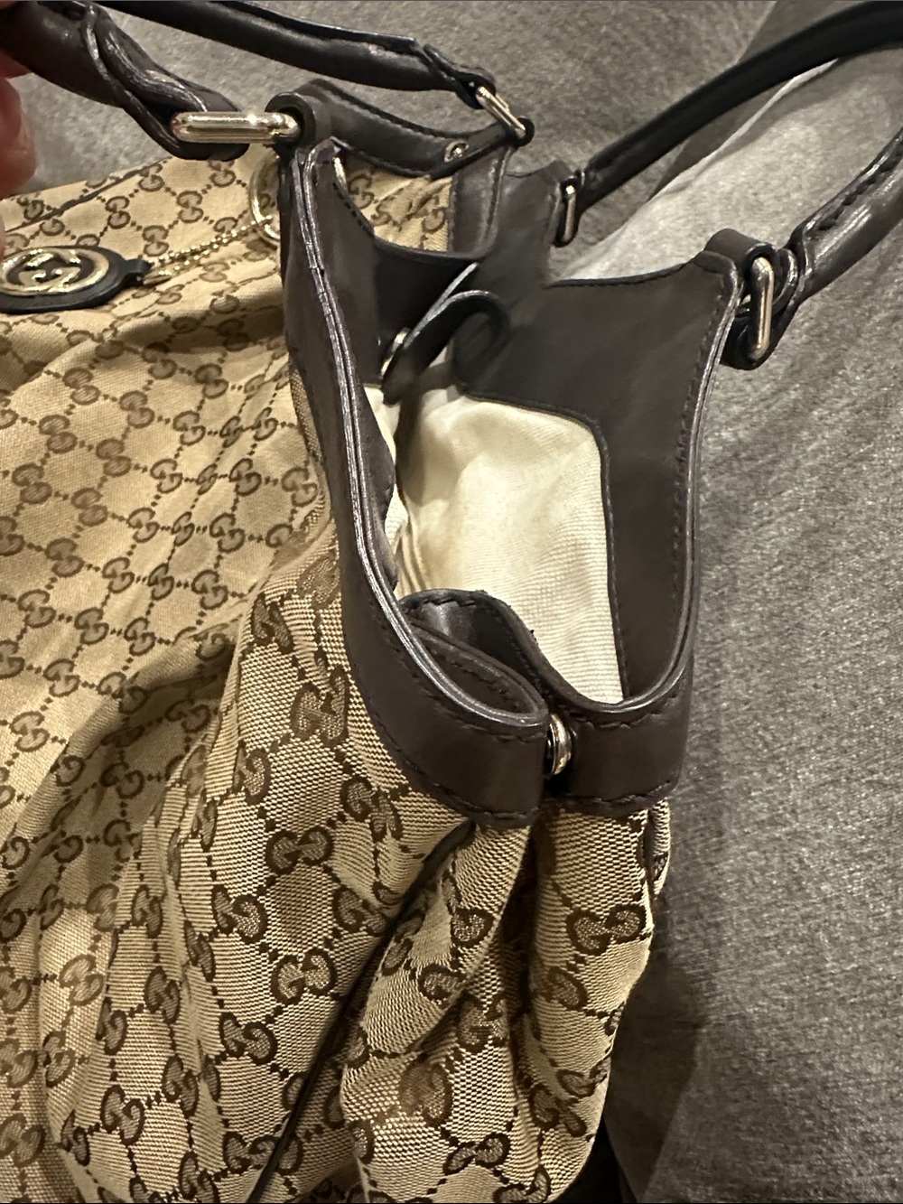 Large Gucci Sukey Shoulder bag - Picture 10 of 13